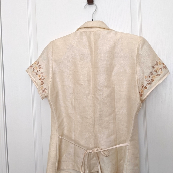 Vintage Cream Blouse with Embroidery - Picture 9 of 12
